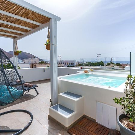 Santorossa Luxury Villas Emporio  Екстериор снимка