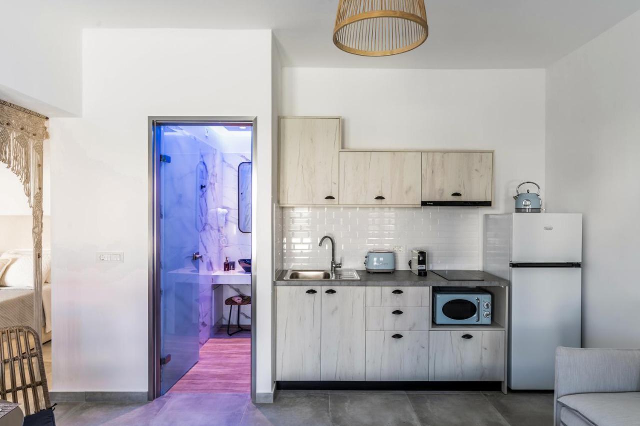 Santorossa Luxury Villas Emporio  Екстериор снимка