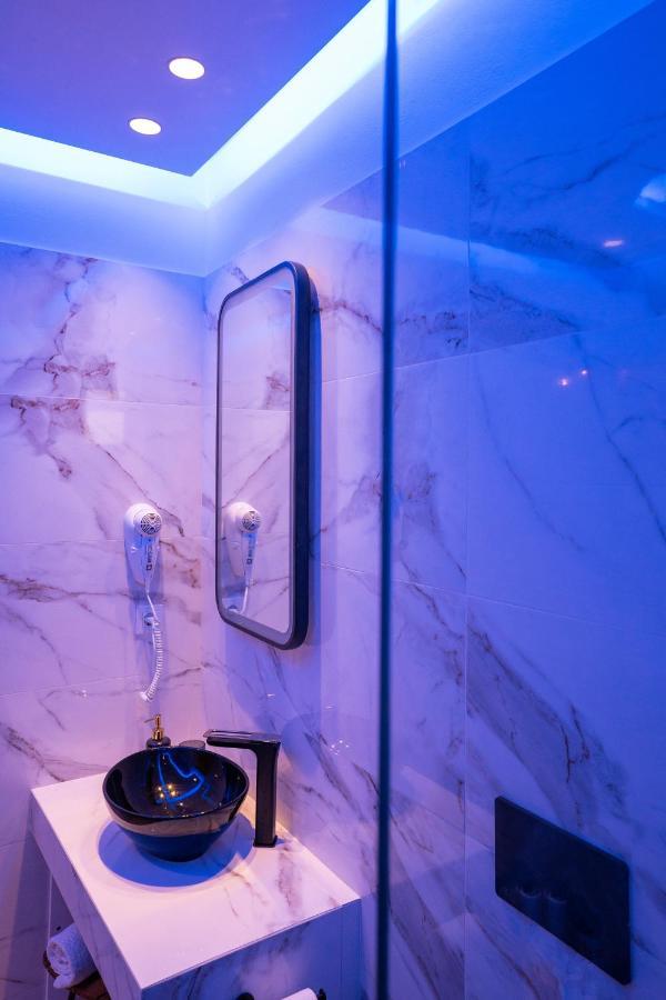 Santorossa Luxury Villas Emporio  Екстериор снимка