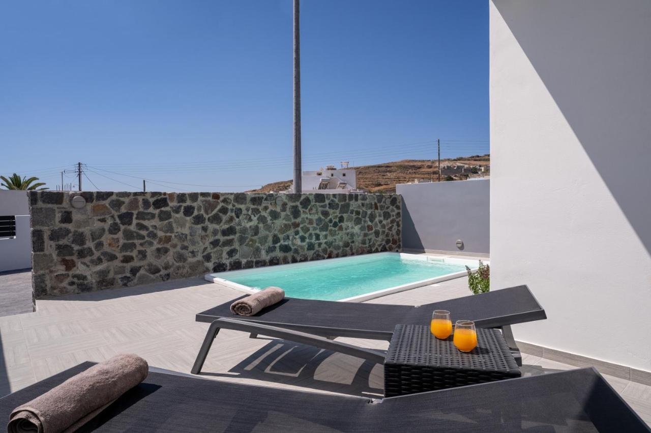 Santorossa Luxury Villas Emporio  Екстериор снимка