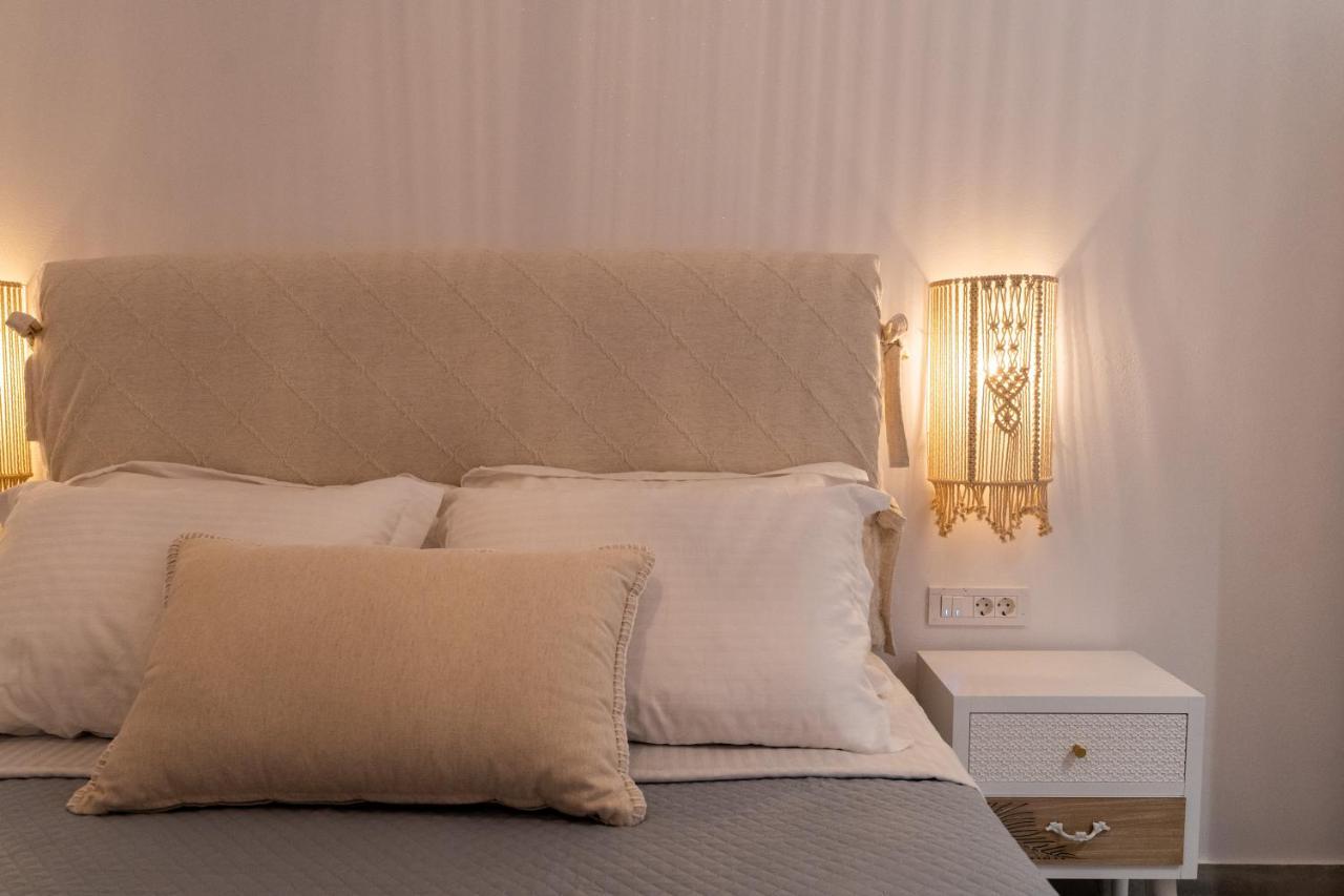 Santorossa Luxury Villas Emporio  Екстериор снимка
