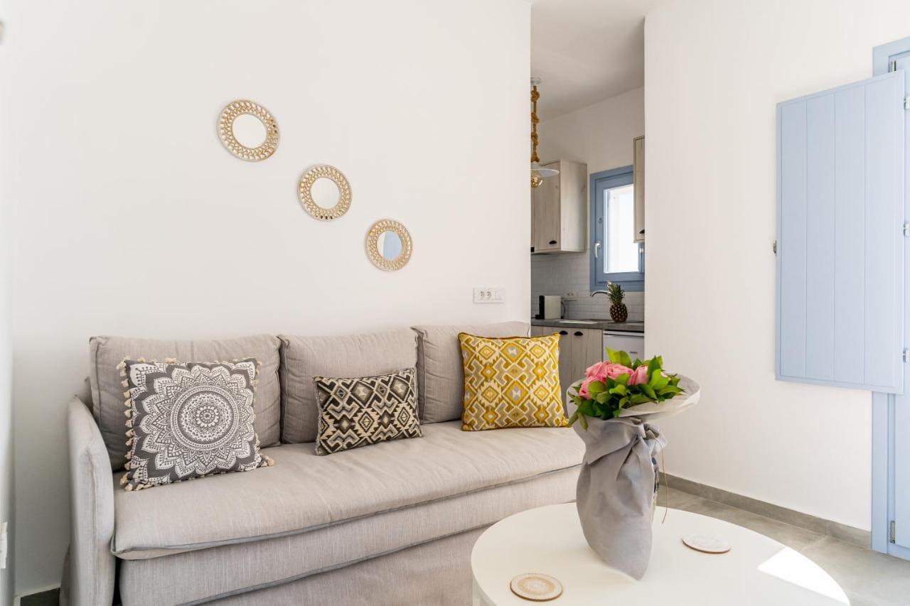 Santorossa Luxury Villas Emporio  Екстериор снимка