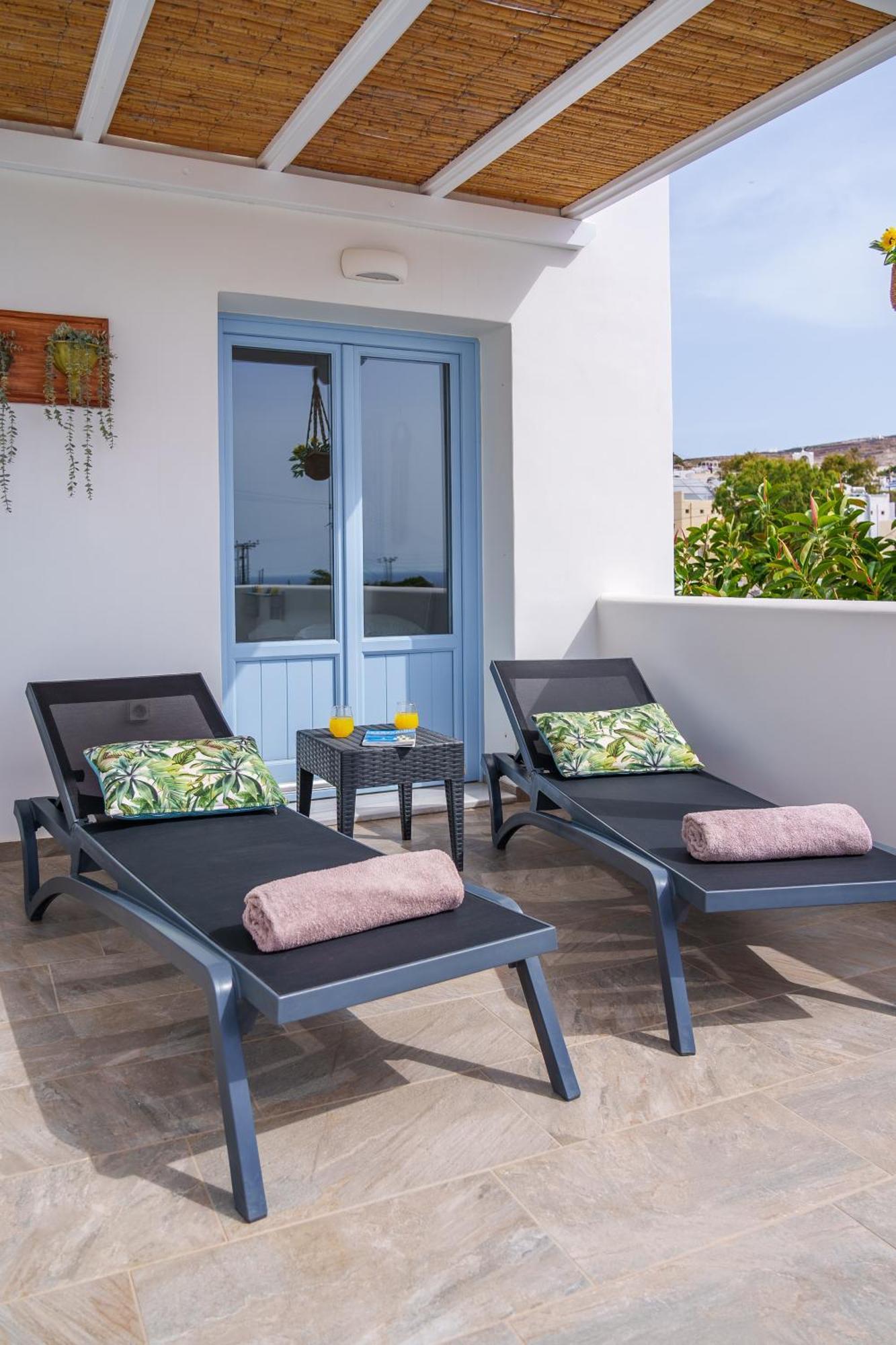 Santorossa Luxury Villas Emporio  Екстериор снимка